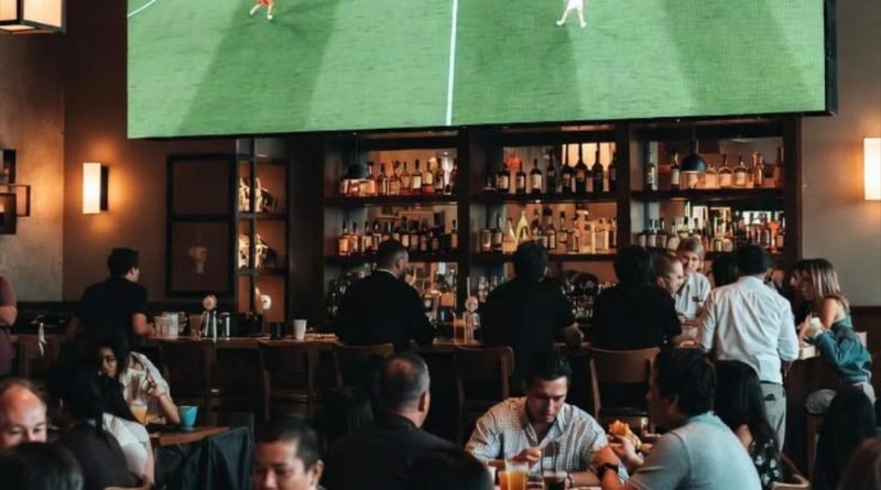 Reportan llenos totales en restaurantes y bares para partido de México-Inglaterra Reportan llenos totales en restaurantes y bares para partido de México-Inglaterra