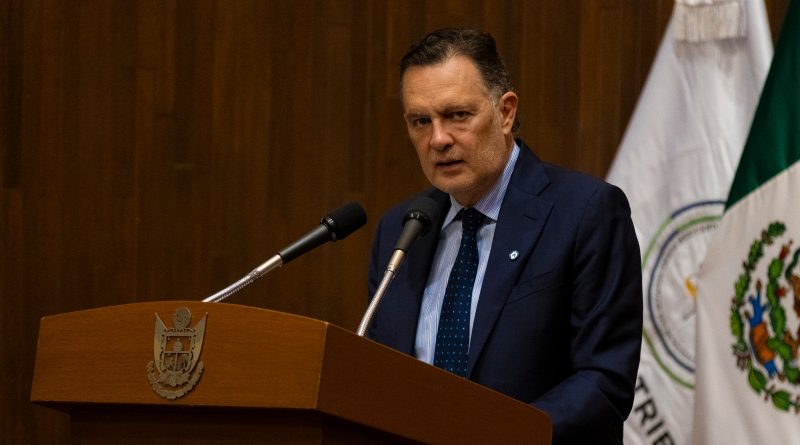 Personas con doble nacionalidad deben excusarse en asuntos del otro país: Kuri