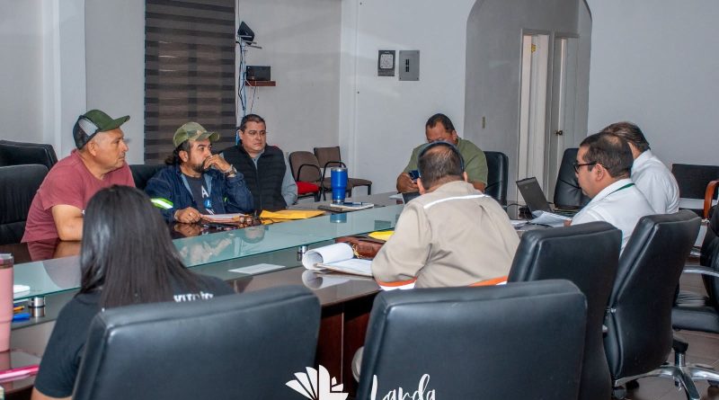 Refuerza Landa de Matamoros trabajo con CFE para mejorar atención a usuarios
