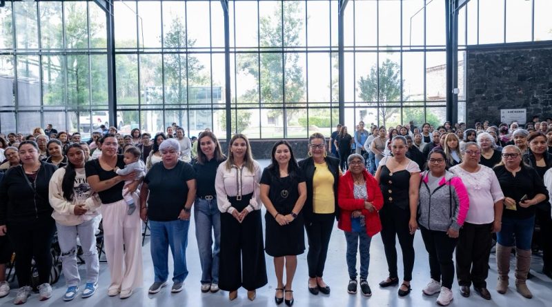 Refrenda El Marqués su compromiso con las mujeres del municipio Refrenda El Marqués su compromiso con las mujeres del municipio