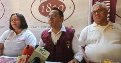 Inicia entrega de apoyo de la Beca Rita Cetina en Querétaro