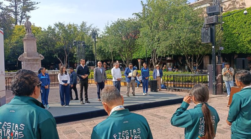 Salen atletas de Querétaro a Dolores Hidalgo; llevan mensaje de libertad