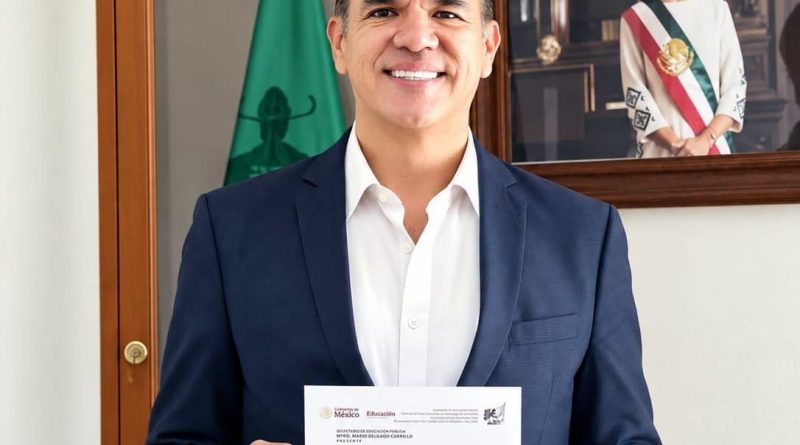 Renuncia Mauricio Ruiz a la SEP Querétaro