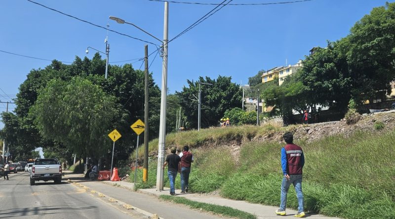 Piden vecinos a la federación seguros de protección por daños en viviendas debido a obras del tren